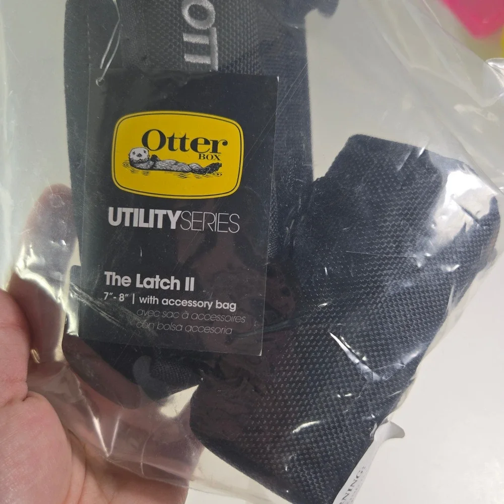 Otter Box Utility Series The Latch II 7-8 Inch With Accessory Bag‎ Black